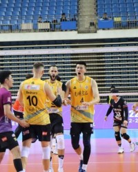 开云体育-上海男排13连胜进排超八强 北汽补强后表现可期？