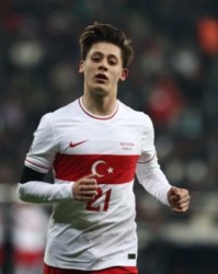 开云棋牌-官方：土耳其小将居莱尔加盟皇马 签约6年