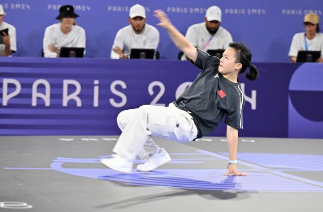 1723379611979031520.jpg 巴黎奥运会丨霹雳舞——女子铜牌赛:刘清漪获得铜牌+++XxjpseC009367_20240810_MVPFN0A001.jpg